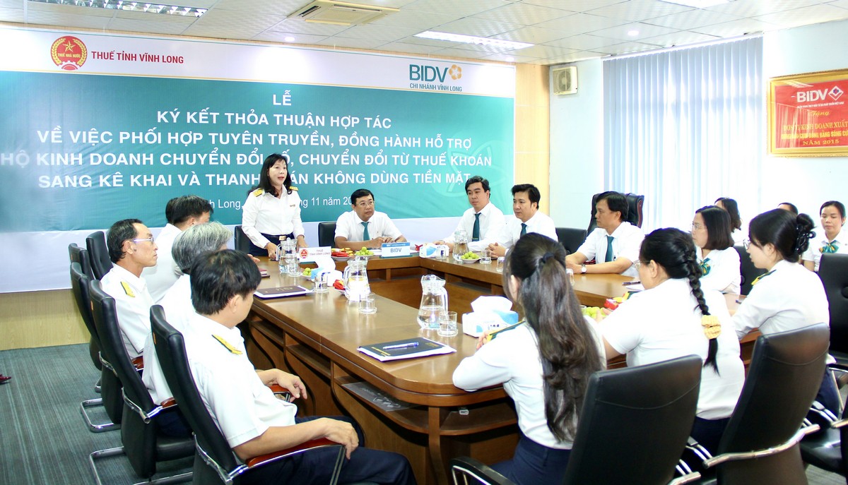 Lễ ký kết thỏa thuận hợp tác chiều 26/11.