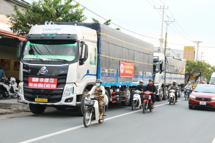 Nghĩa tình đối với đồng bào miền Trung