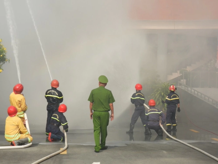 Trường ĐH Cửu Long diễn tập phòng cháy chữa cháy và cứu nạn, cứu hộ
