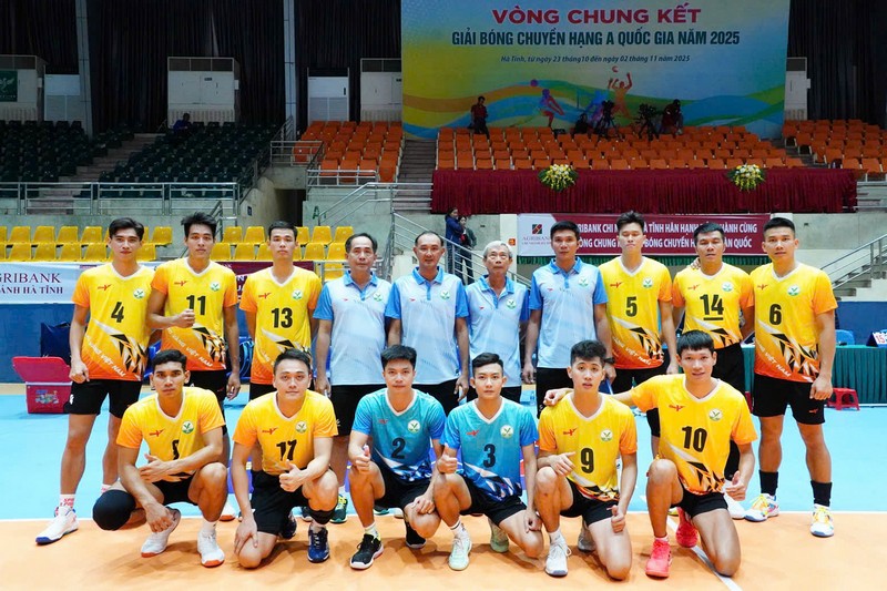 Chung cuộc ở giải nam, đội Vĩnh Long xếp hạng Ba.