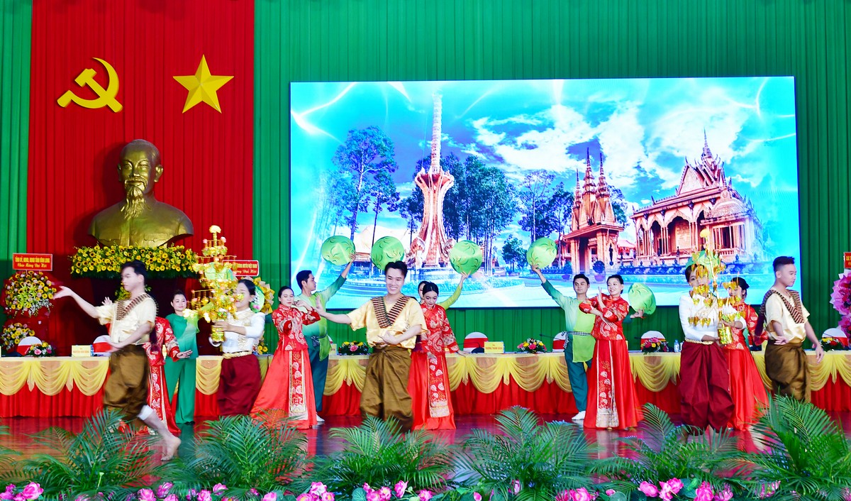 Tiết mục văn nghệ chào mừng Đại hội.