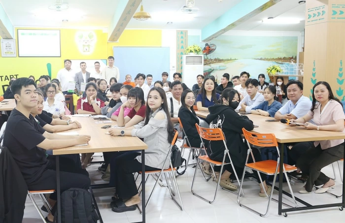 Chương trình “Khởi sự kinh doanh online - kỷ nguyên AI”