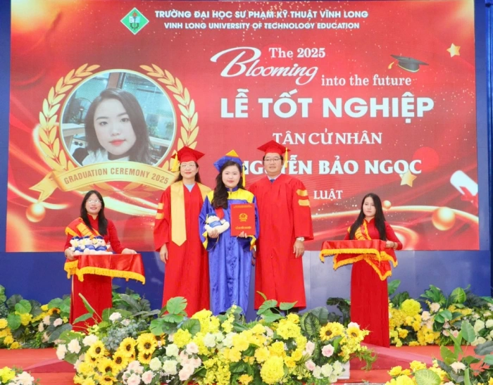 Trường ĐH Sư phạm Kỹ thuật Vĩnh Long trao bằng tốt nghiệp cho hơn 1.100 học viên, sinh viên