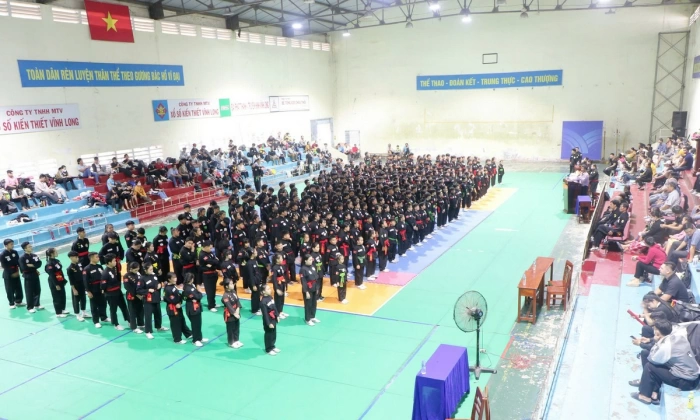 Gần 300 võ sinh thi thăng cấp đai võ cổ truyền