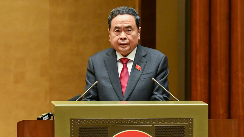 Chủ tịch Quốc hội Trần Thanh Mẫn chủ trì phiên họp sáng 10/11. (Ảnh: DUY LINH)