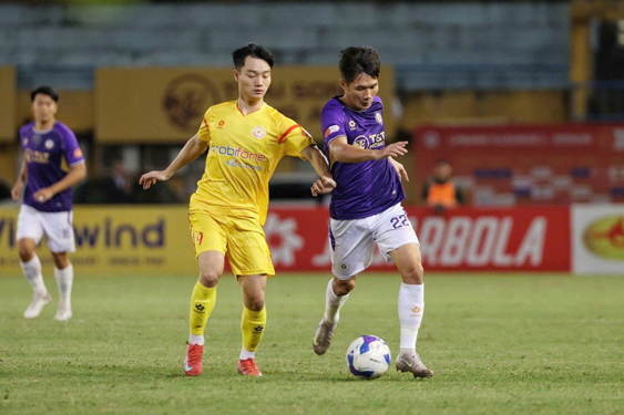 CLB PVF-CAND (trái) kỳ vọng có điểm ở vòng 11 V-League 2025-2026 (Ảnh: VPF)

