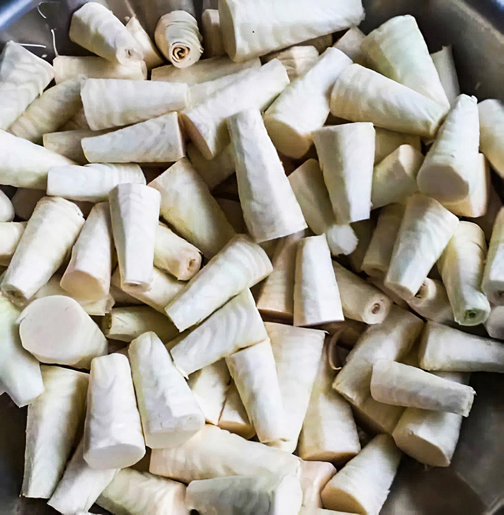 Củ hủ khóm là đặc sản của vùng Miệt Thứ. Ảnh: THỦY TIÊN