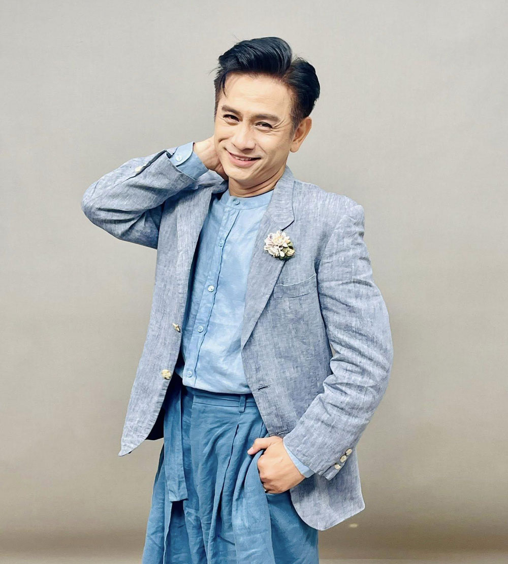 Nam nghệ sĩ chọn cách đứng ngoài những hào quang của ánh đèn sân khấu.