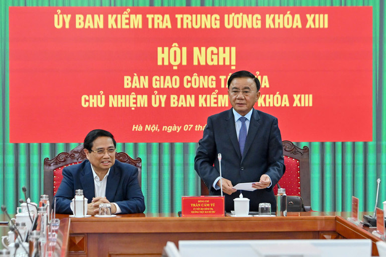 Thường trực Ban Bí thư Trần Cẩm Tú phát biểu tại hội nghị. (Ảnh: THỦY NGUYÊN)