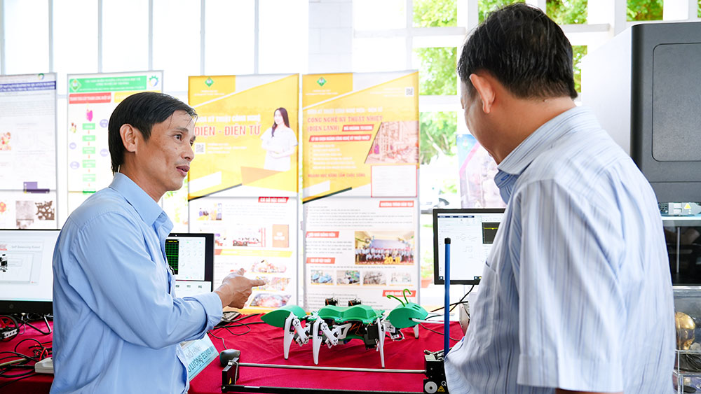 Công nghệ số đóng góp quan trọng vào sự tăng trưởng và phát triển của nhiều lĩnh vực.