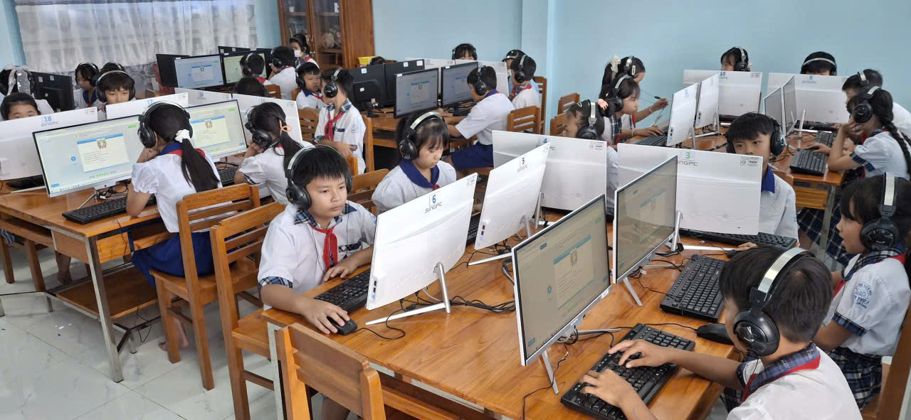 
Vĩnh Long triển khai khảo sát năng lực Tiếng Anh cho học sinh trên nền tảng LCMS i-School.