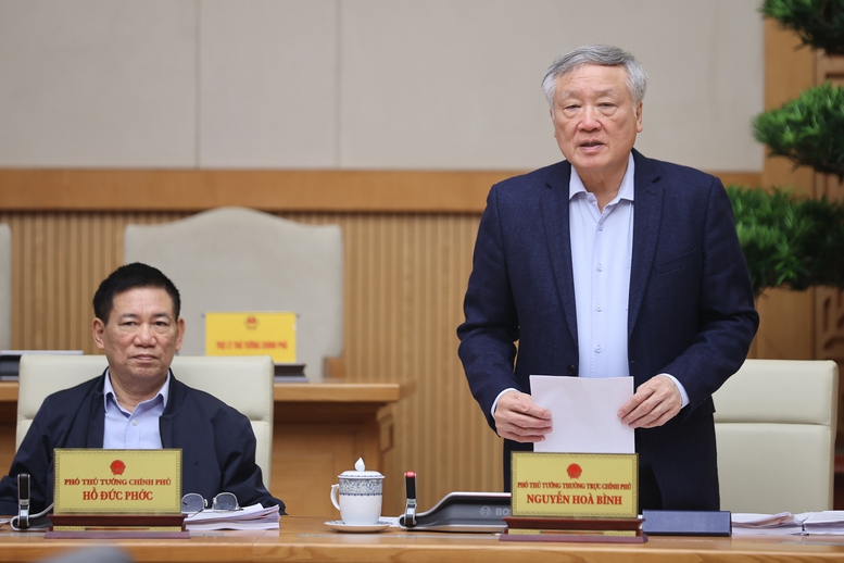 Phó Thủ tướng Thường trực Nguyễn Hòa Bình phát biểu tại phiên họp - Ảnh: VGP/Nhật Bắc