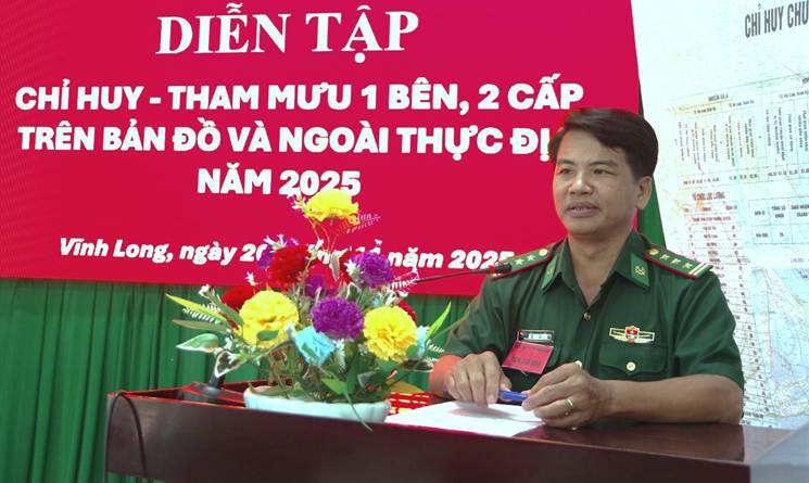 : Thượng tá Đỗ Thanh Thuần- Phó Chỉ huy trưởng, Ban Chỉ huy Bộ đội Biên phòng tỉnh phát biểu chỉ đạo cuộc diễn tập.