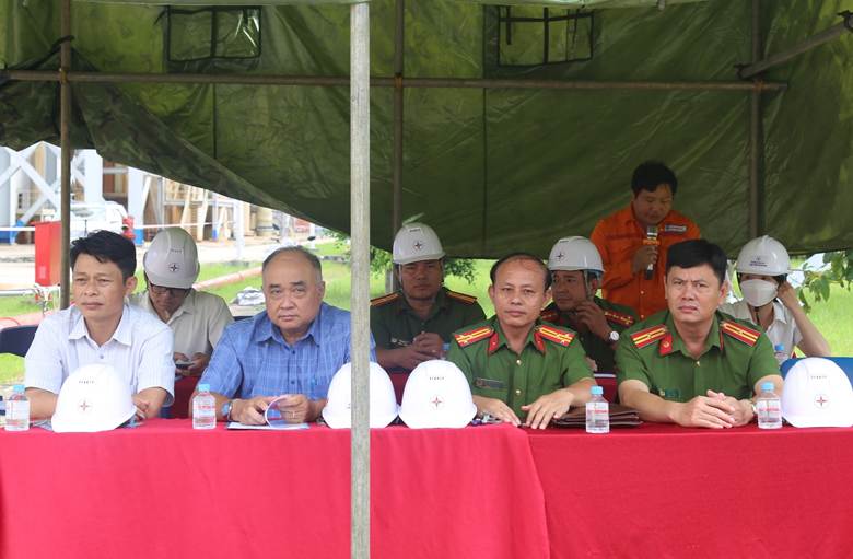 Ban chỉ huy họp rút kinh nghiệm sau buổi diễn tập