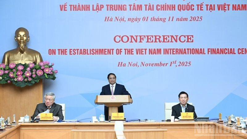 Thủ tướng Chính phủ Phạm Minh Chính chủ trì Hội nghị về thành lập Trung tâm tài chính quốc tế tại Việt Nam. (Ảnh: TRẦN HẢI)