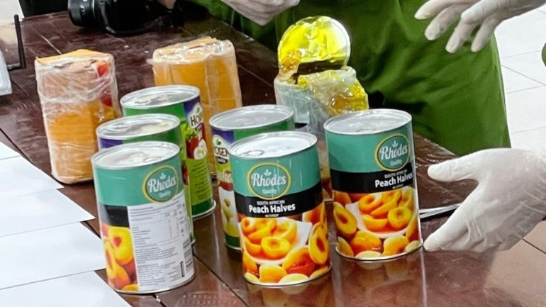 Cần sa được ngụy trang trong các đồ hộp.
