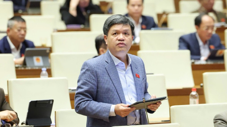 Đại biểu Tạ Đình Thi (Đoàn thành phố Hà Nội), Phó Chủ nhiệm Ủy ban Khoa học, Công nghệ và Môi trường. (Ảnh: DUY LINH)