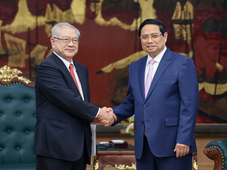 Thủ tướng Chính phủ Phạm Minh Chính tiếp ông Nishimura Teiichi, Chủ tịch Hội Hữu nghị Nhật-Việt khu vực Kansai - Ảnh: VGP/Nhật Bắc

