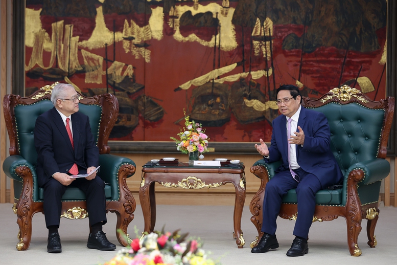 Thủ tướng Phạm Minh Chính đề nghị Chủ tịch Hội Hữu nghị Nhật - Việt vùng Kansai và Hội tiếp tục quan tâm, ủng hộ, thúc đẩy quan hệ đối tác chiến lược toàn diện Việt Nam - Nhật Bản phát triển ngày càng hiệu quả - Ảnh: VGP/Nhật Bắc

