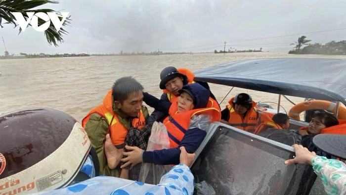 Bộ Chính trị, Ban Bí thư lập 5 đoàn công tác chỉ đạo khắc phục hậu quả mưa lũ