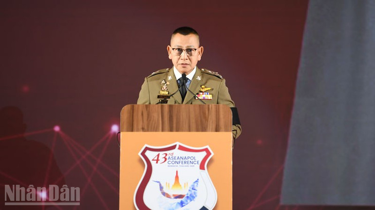 Đại tướng Kittharath Punpetch, Tư lệnh Cảnh sát Hoàng gia Thái Lan phát biểu tại lễ bế mạc. (Ảnh: MINH THẮNG)
