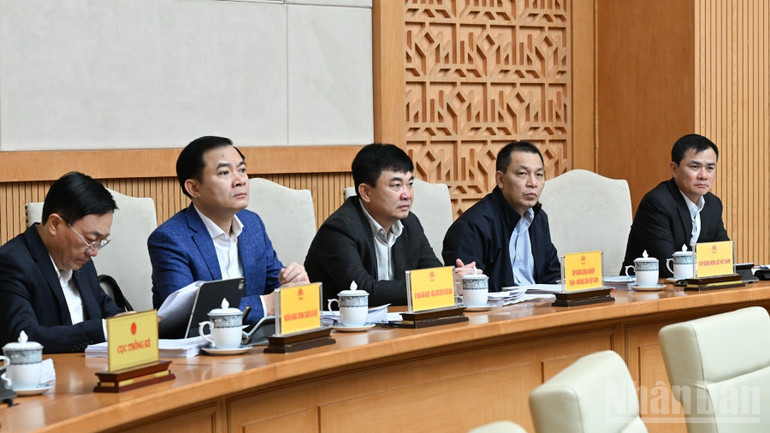 Lãnh đạo các tập đoàn kinh tế nhà nước chủ chốt tham dự phiên họp. (Ảnh: TRẦN HẢI)