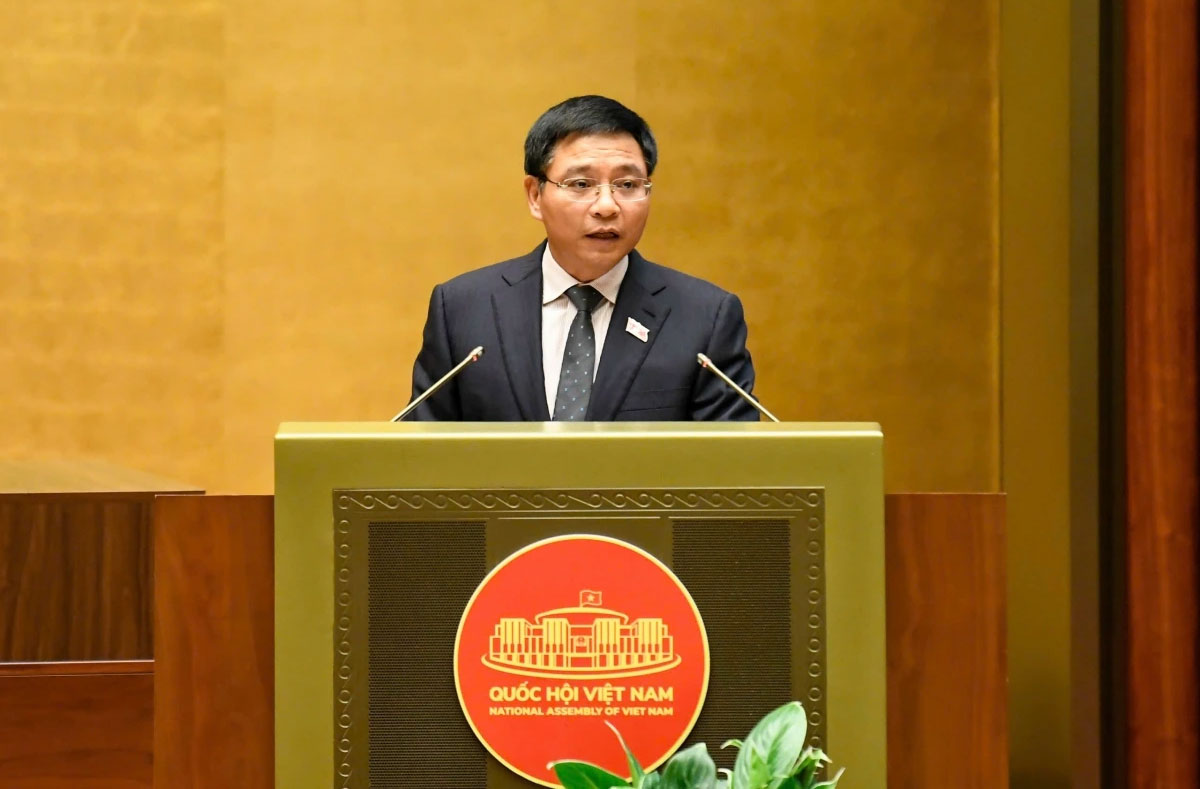 Bộ trưởng Bộ Tài chính Nguyễn Văn Thắng trình bày Dự thảo Nghị quyết về phương án phân bổ ngân sách trung ương năm 2026.