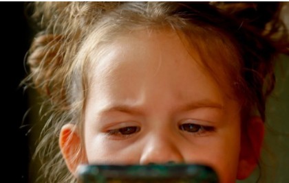 Chính phủ Đan Mạch thông báo nước này sẽ ban hành quy định cấm trẻ em dưới 15 tuổi truy cập mạng xã hội.
