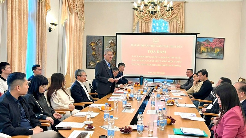 Đại sứ Nguyễn Đắc Thành phát biểu khai mạc Tọa đàm. (Ảnh: Đại sứ quán Việt Nam tại CHLB Đức)
