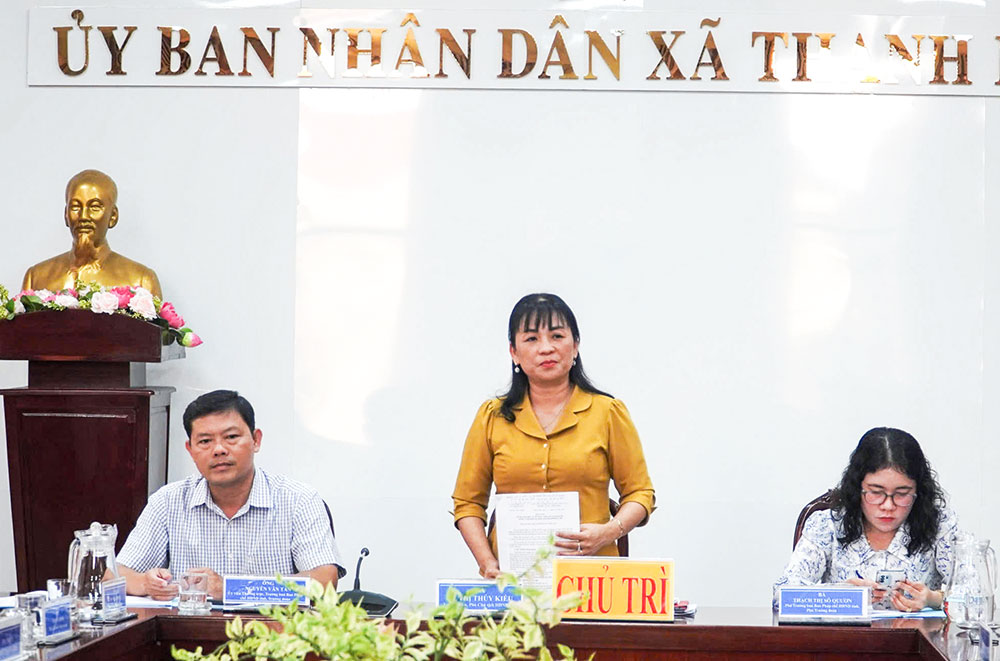 Phó Chủ tịch HĐND tỉnh- Lê Thị Thúy Kiều phát biểu tại buổi khảo sát.