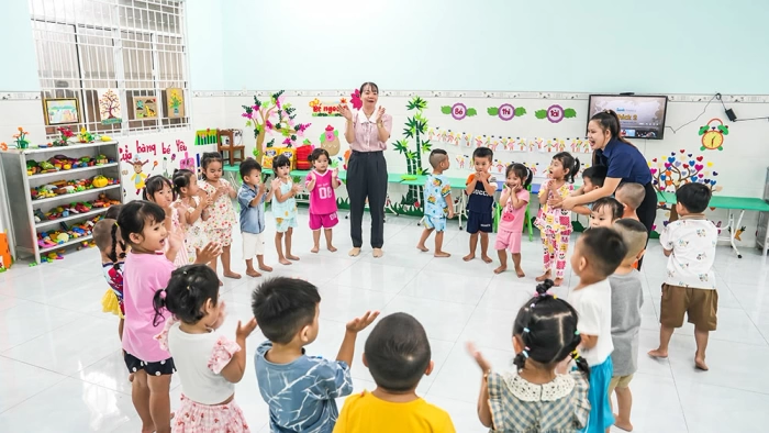 Gỡ “điểm nghẽn” thiếu giáo viên và cán bộ giáo dục cấp xã