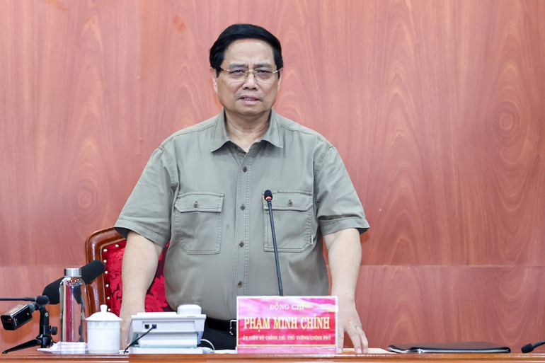 Thủ tướng Phạm Minh Chính: Triển khai Chiến dịch Quang Trung thần tốc dựng lại nhà cho đồng bào bị thiên tai. (Ảnh: VGP/Nhật Bắc)