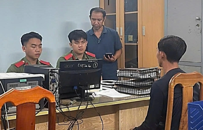 Mưa lũ miền Trung: Tin giả bùng phát, nhiễu loạn công tác cứu trợ