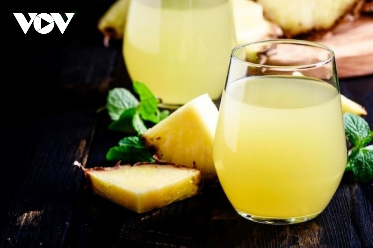 Dứa dùng pha trà có thể đem lại lợi ích đáng kinh ngạc cho sức khỏe. (Ảnh: Freepik)