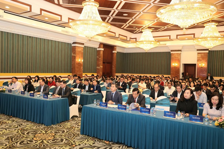 Lãnh đạo Bộ Y tế và nhiều bệnh viện dự hội nghị - Ảnh: VGP/LH

