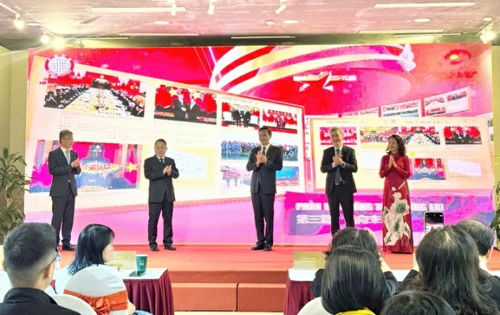 Triển lãm 'Hợp tác hữu nghị Việt Nam - Trung Quốc từ tài liệu lưu trữ'