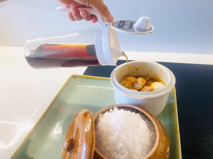 Những thực phẩm chứa nhiều muối cần tránh và chế độ ăn giảm muối phòng tăng huyết áp