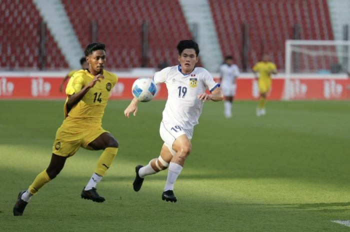 Thắng đậm Lào, U22 Malaysia đẩy U22 Việt Nam vào thế khó