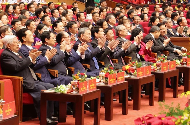 Tổng Bí thư Tô Lâm cùng các đồng chí lãnh đạo, nguyên lãnh đạo Đảng, Nhà nước dự Đại hội - Ảnh: VGP/Nhật Bắc