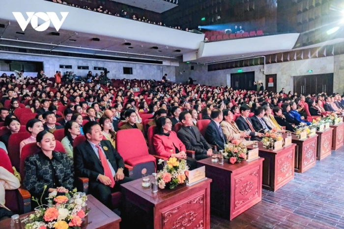 Phó Chủ tịch nước Võ Thị Ánh Xuân dự chương trình “Mùa xuân cho em” lần thứ 19