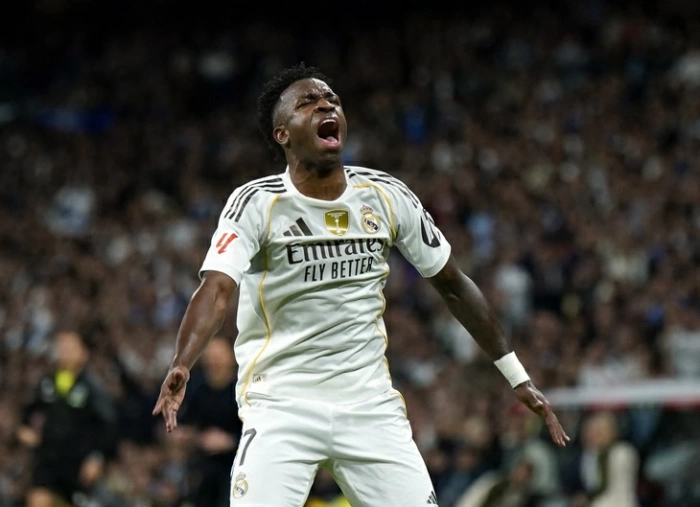 Real Madrid nhận 2 thẻ đỏ, thua sốc ngay tại sân nhà