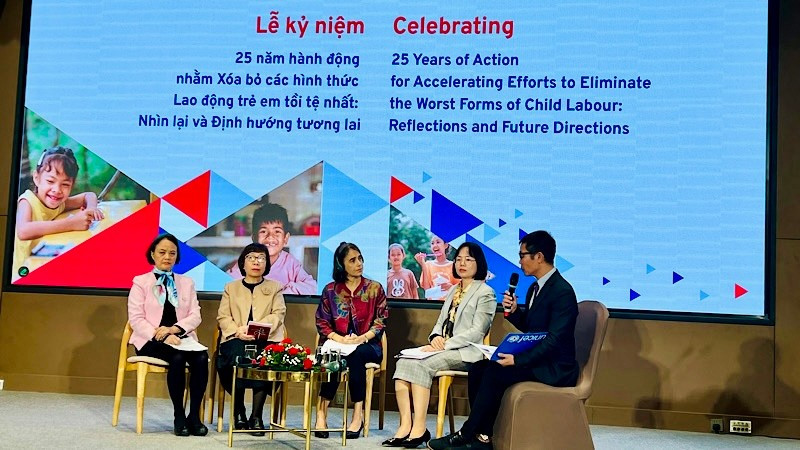 Các đại biểu tham gia tọa đàm tại Lễ kỷ niệm 25 năm Việt Nam phê chuẩn công ước số 182 của ILO.
