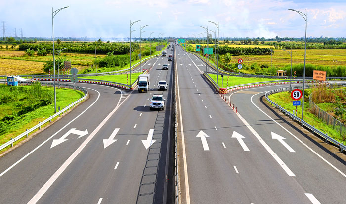 Dự án đầu tư xây dựng công trình đường cao tốc Mỹ Thuận- Cần Thơ, giai đoạn 1 (đoạn qua tỉnh).

