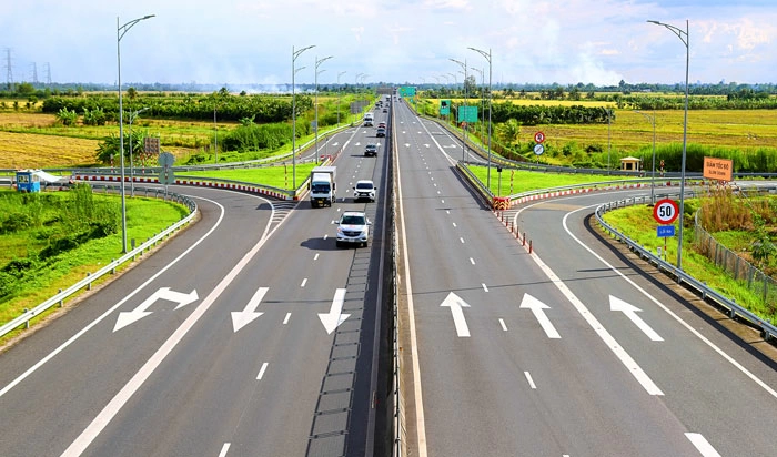 Tăng tốc thực hiện các công trình, dự án trọng điểm quốc gia