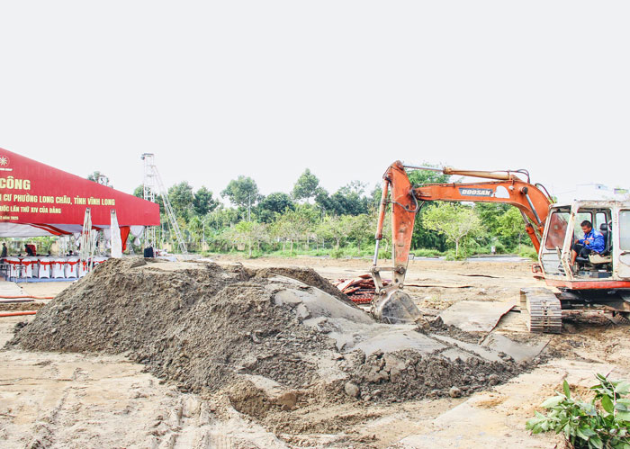 Đẩy nhanh tiến độ các công trình, dự án trọng điểm.

