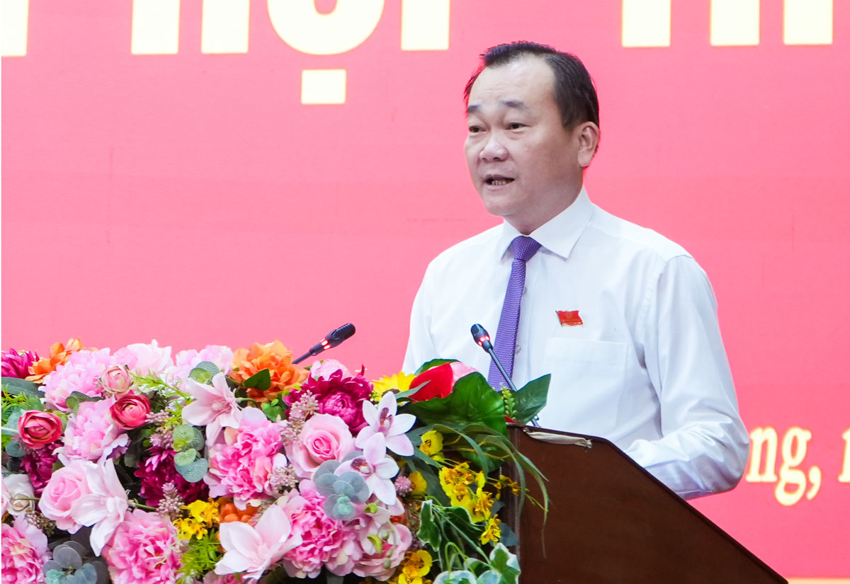 Phó Bí thư Tỉnh ủy, Chủ tịch HĐND tỉnh- Nguyễn Minh Dũng phát biểu khai mạc phiên chất vấn.