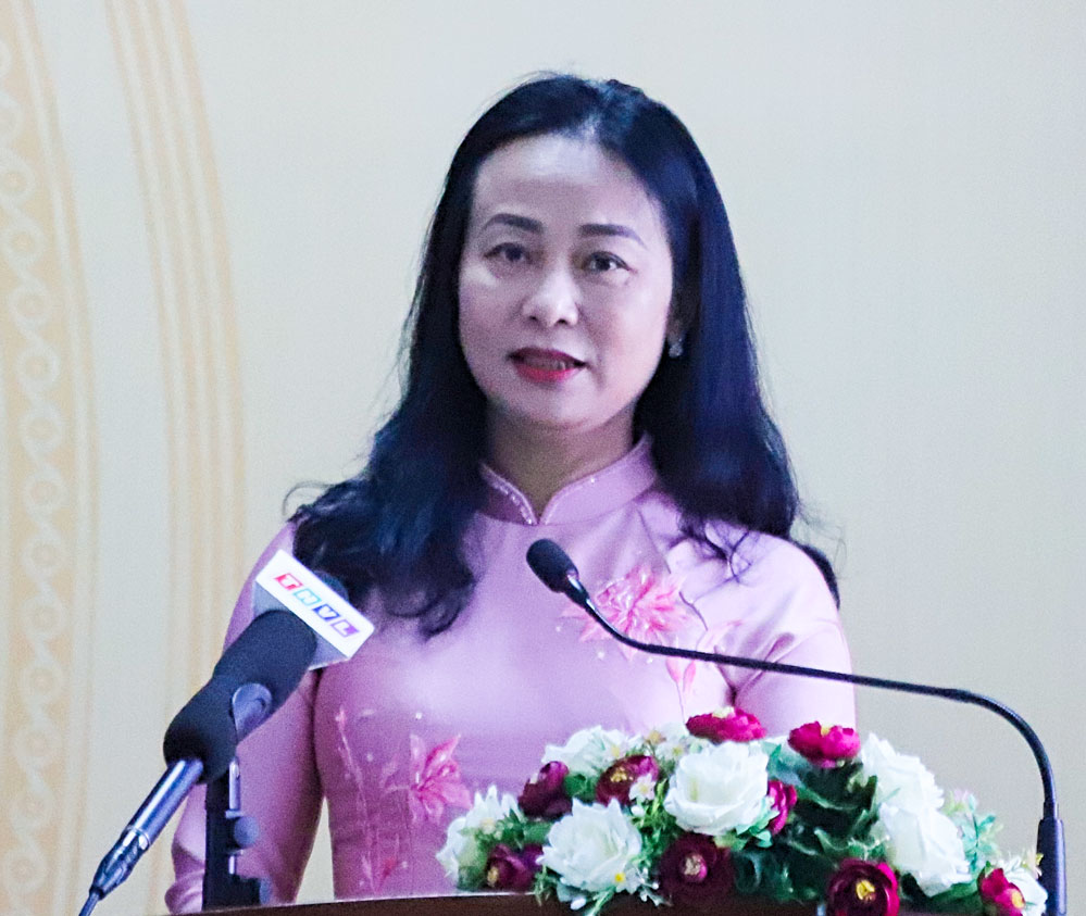 TS. Nguyễn Thị Tuyết Loan- Hiệu trưởng Trường Chính trị TP Cần Thơ phát biểu khai mạc tọa đàm.