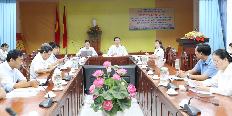 Đại biểu dự buổi kiểm tra công tác PCGD-XMC.