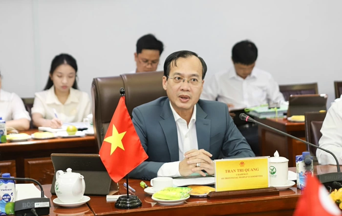 Lãnh đạo tỉnh Vĩnh Long tiếp và làm việc với Tập đoàn Sembcorp Industries Ltd