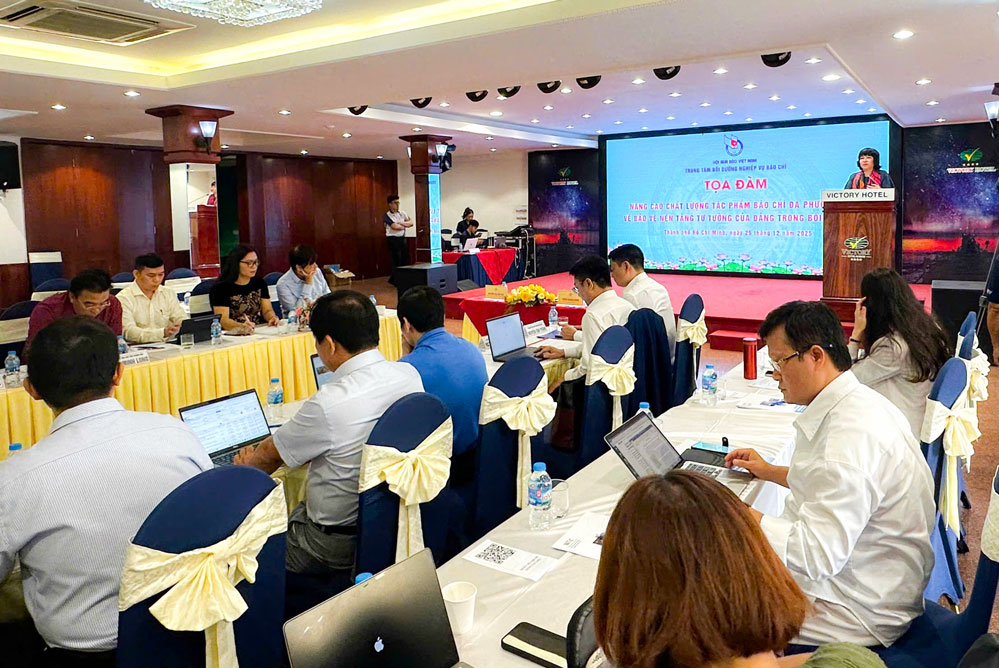 Tọa đàm “Nâng cao chất lượng tác phẩm báo chí đa phương tiện về bảo vệ nền tảng tư tưởng của Đảng trong bối cảnh mới”.